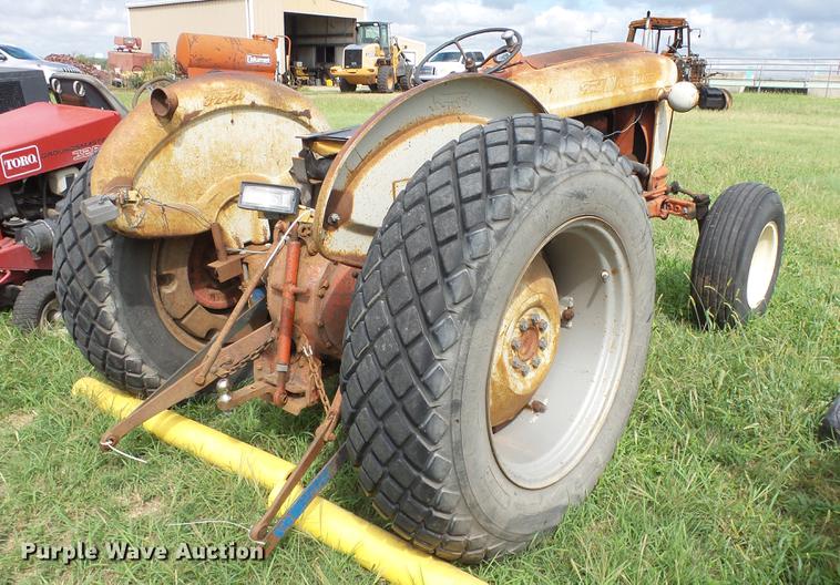image for item ES9422 Ford 801 Powermaster tractor