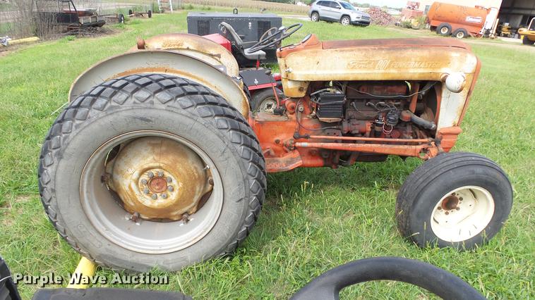 image for item ES9422 Ford 801 Powermaster tractor
