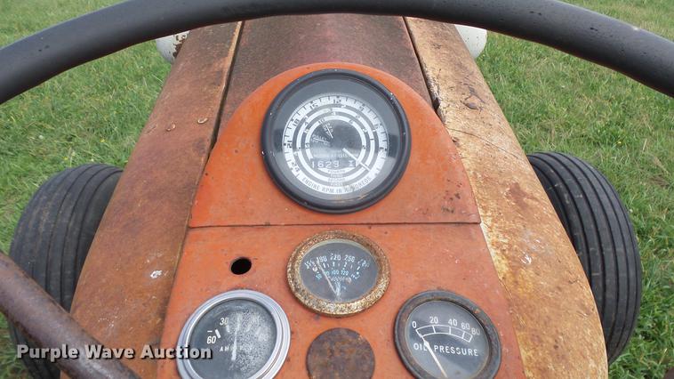 image for item ES9422 Ford 801 Powermaster tractor