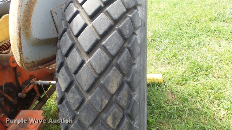 image for item ES9422 Ford 801 Powermaster tractor