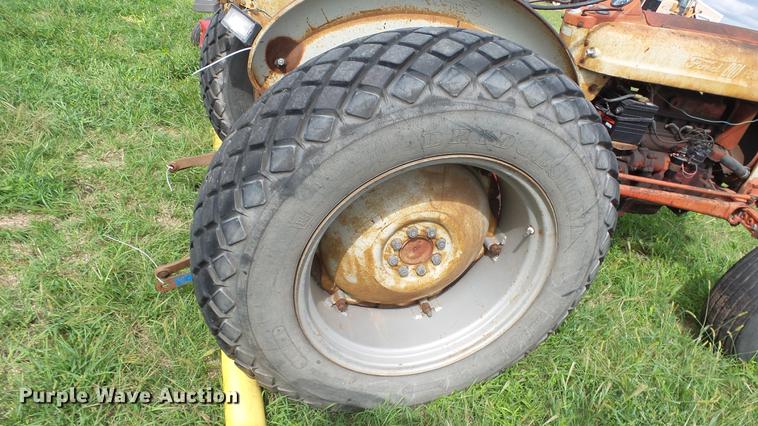 image for item ES9422 Ford 801 Powermaster tractor