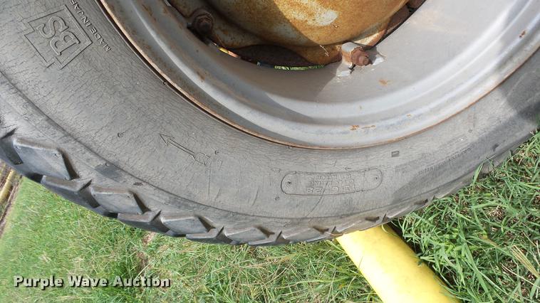 image for item ES9422 Ford 801 Powermaster tractor