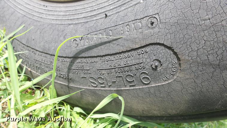 image for item ES9422 Ford 801 Powermaster tractor