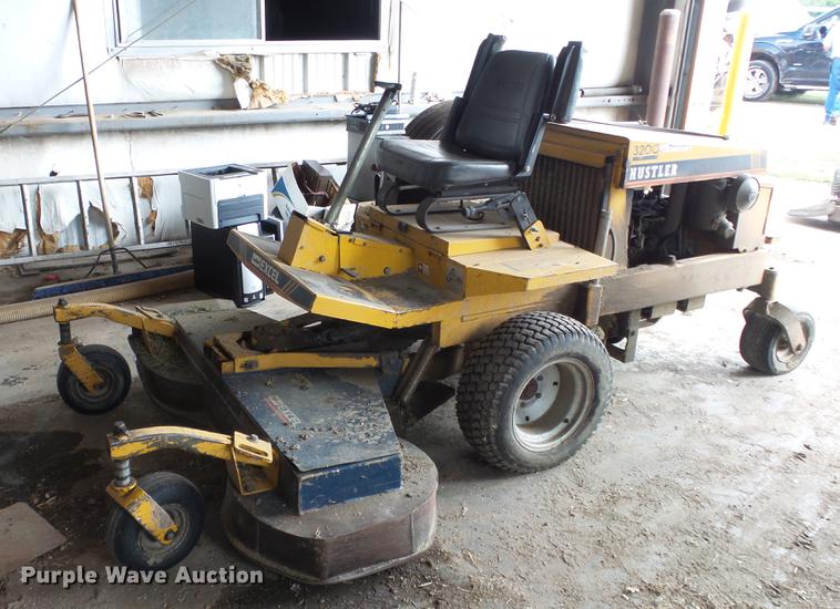 image for item ES9426 Hustler 3200 ZTR lawn mower