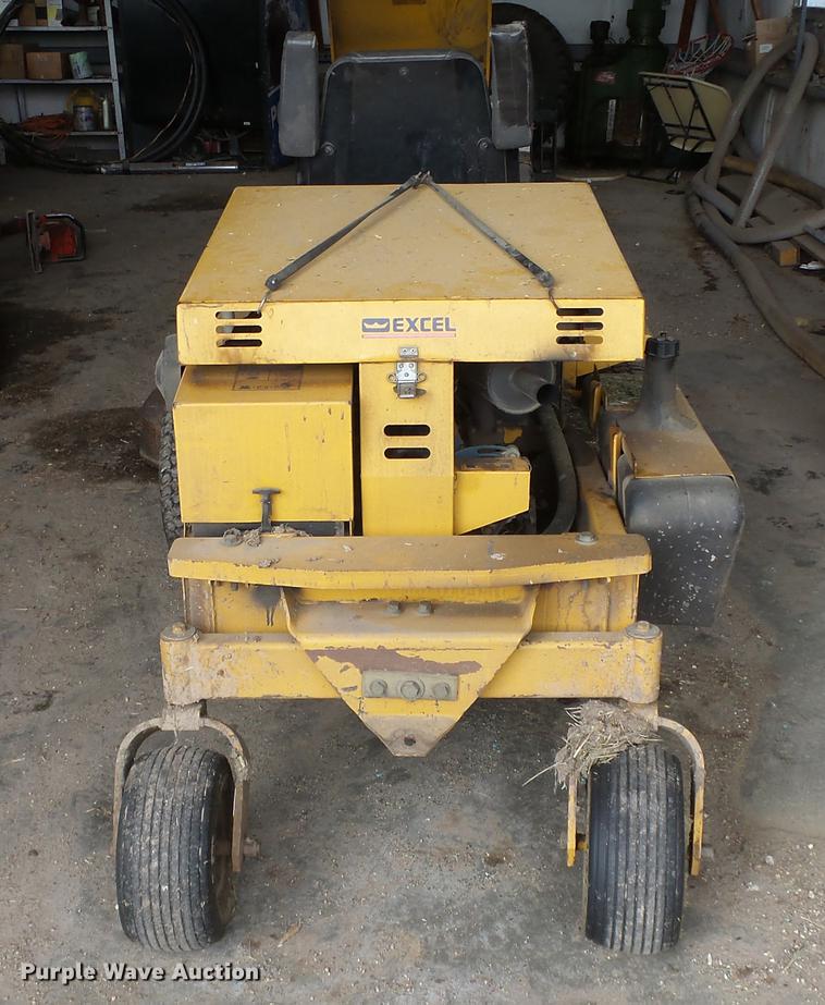 image for item ES9426 Hustler 3200 ZTR lawn mower