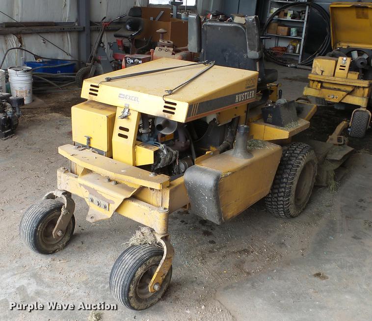 image for item ES9426 Hustler 3200 ZTR lawn mower