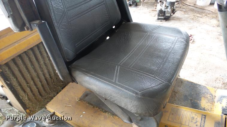 image for item ES9426 Hustler 3200 ZTR lawn mower