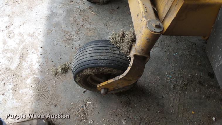 image for item ES9426 Hustler 3200 ZTR lawn mower