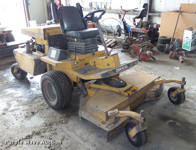 image for item ES9434 Hustler 3300 ZTR lawn mower