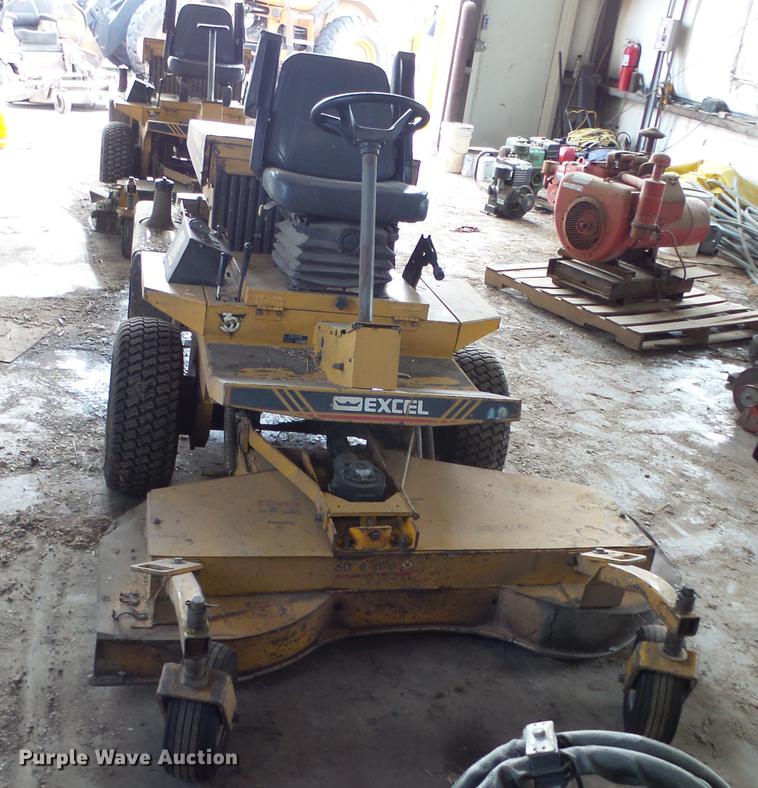 image for item ES9434 Hustler 3300 ZTR lawn mower