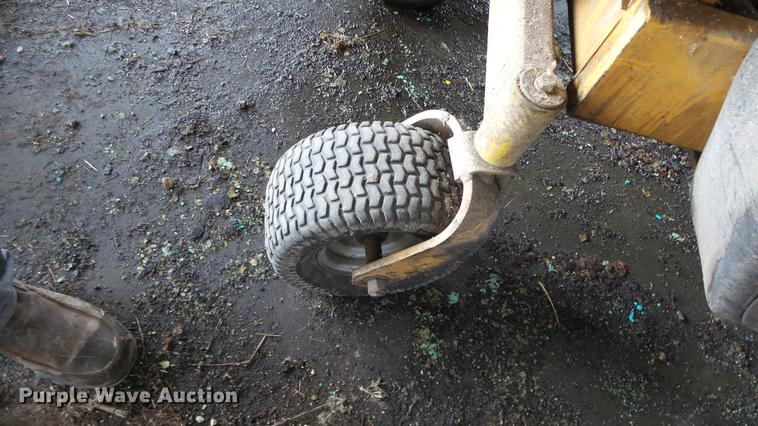 image for item ES9434 Hustler 3300 ZTR lawn mower