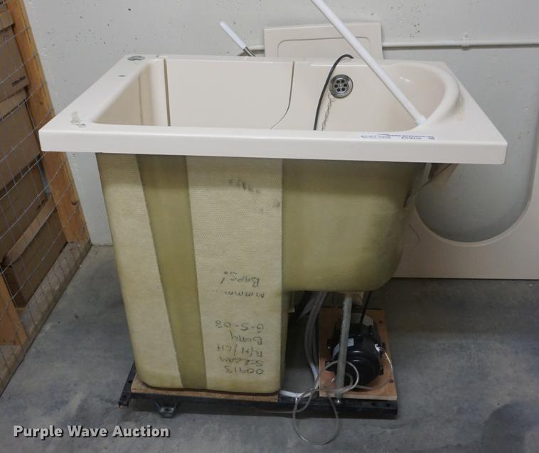 image for item ES9938 Premier whirlpool tub