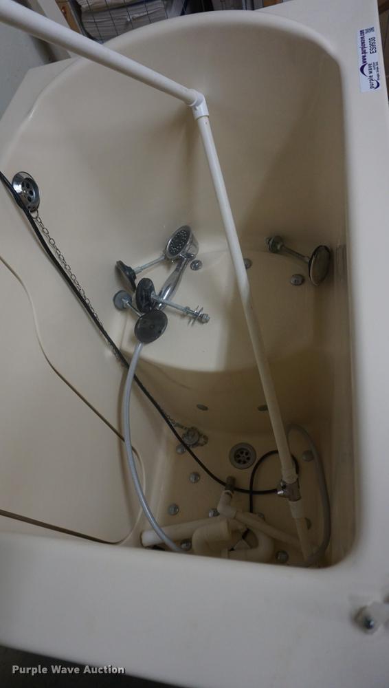 image for item ES9938 Premier whirlpool tub