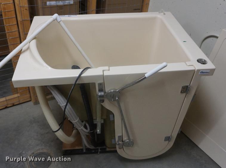 image for item ES9938 Premier whirlpool tub