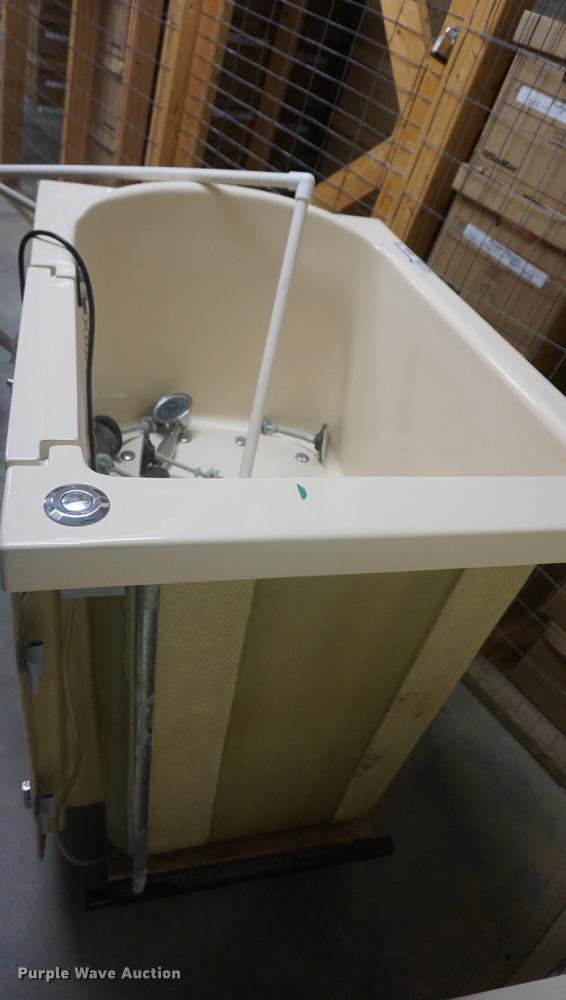 image for item ES9938 Premier whirlpool tub