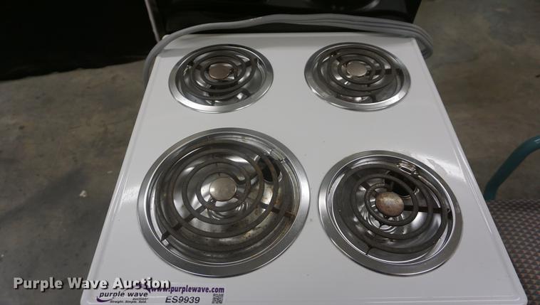 image for item ES9939 (5) Magic Chef range ovens