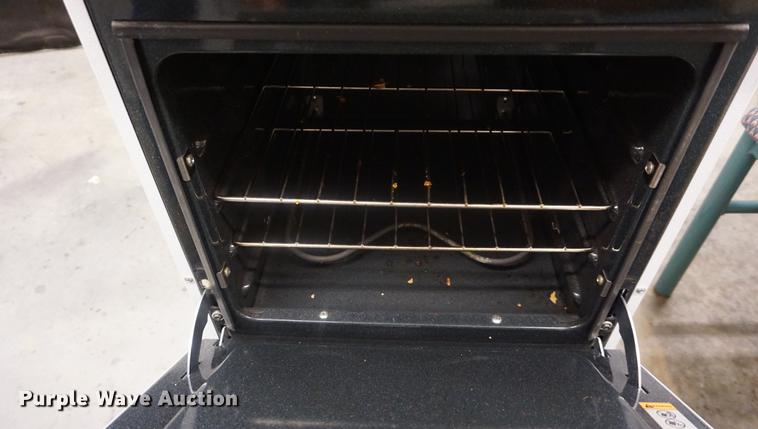 image for item ES9939 (5) Magic Chef range ovens