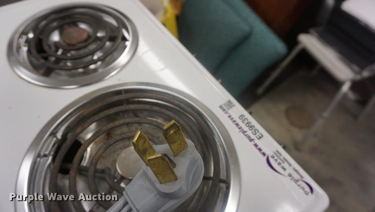 image for item ES9939 (5) Magic Chef range ovens