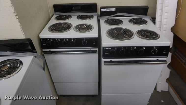 image for item ES9940 (4) Magic Chef range ovens