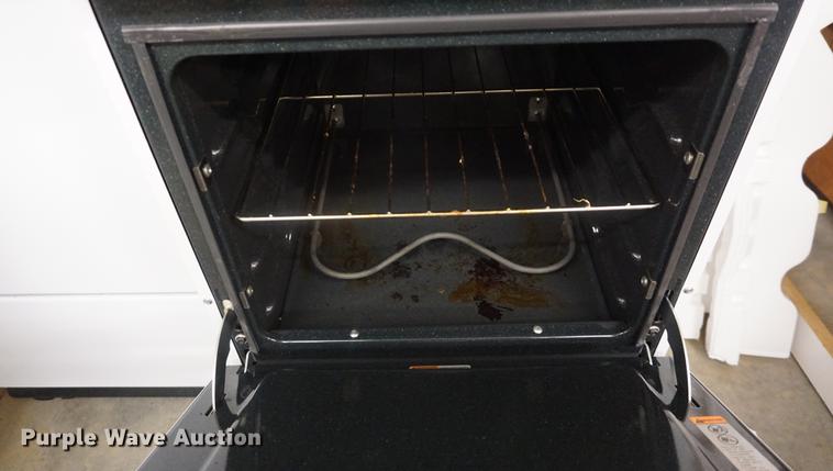 image for item ES9940 (4) Magic Chef range ovens