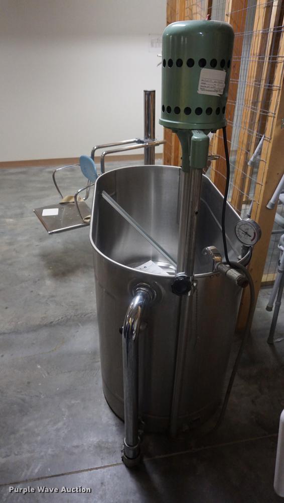 image for item ES9941 Hydrotherapy unit with bath lift chair