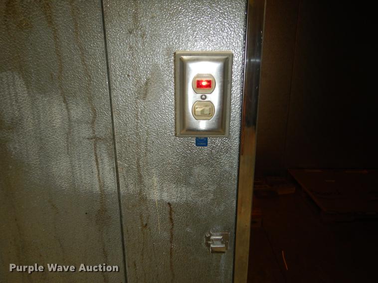 image for item ES9963 2002 US Cooler walk-in freezer