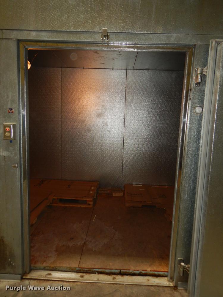 image for item ES9963 2002 US Cooler walk-in freezer