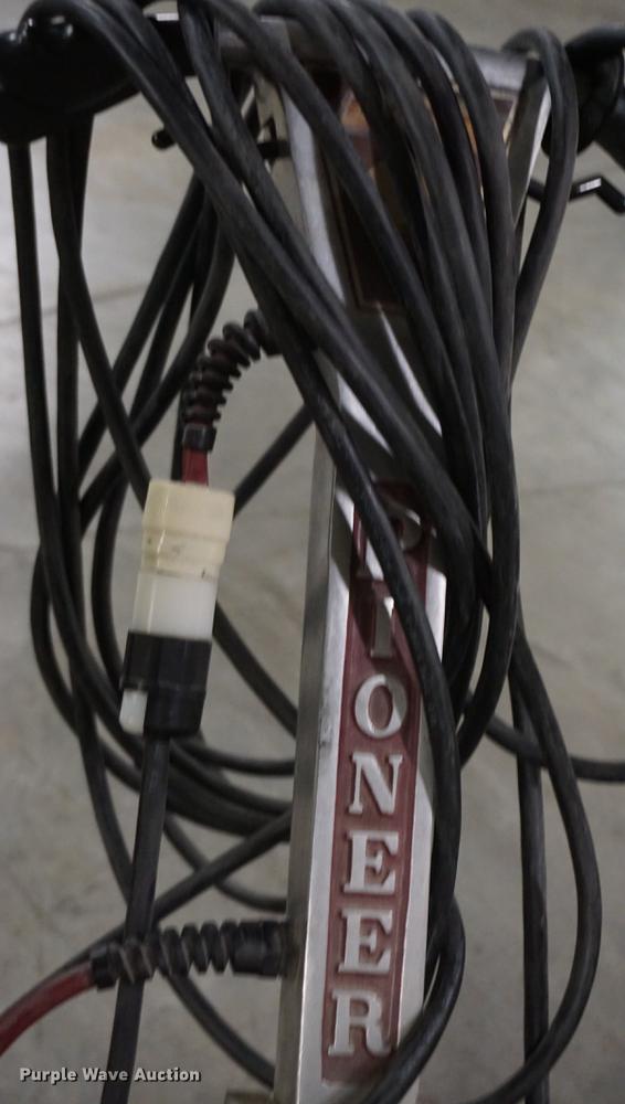 image for item ES9975 (3) floor scrubbers