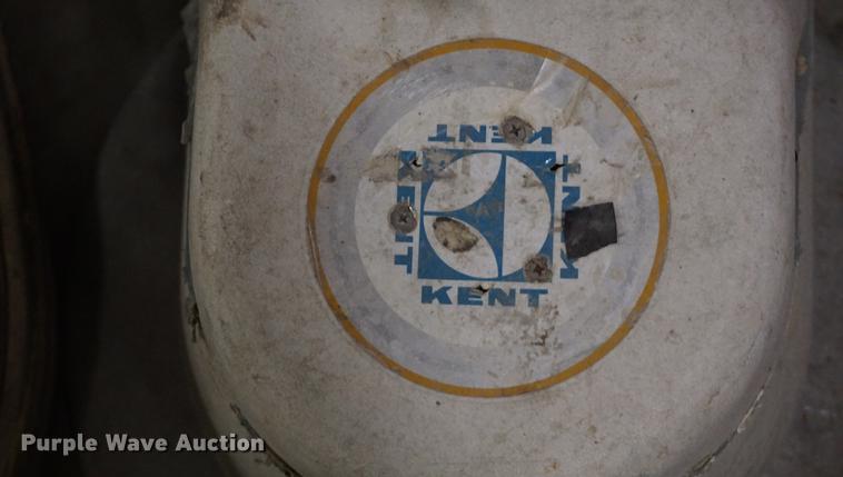 image for item ES9975 (3) floor scrubbers