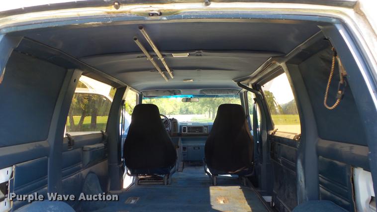 image for item ET9383 1990 Chevrolet Astro van