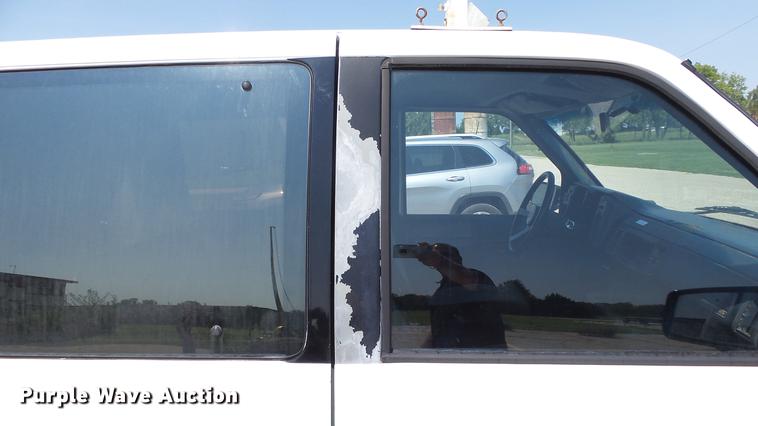 image for item ET9383 1990 Chevrolet Astro van