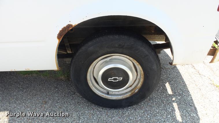 image for item ET9383 1990 Chevrolet Astro van