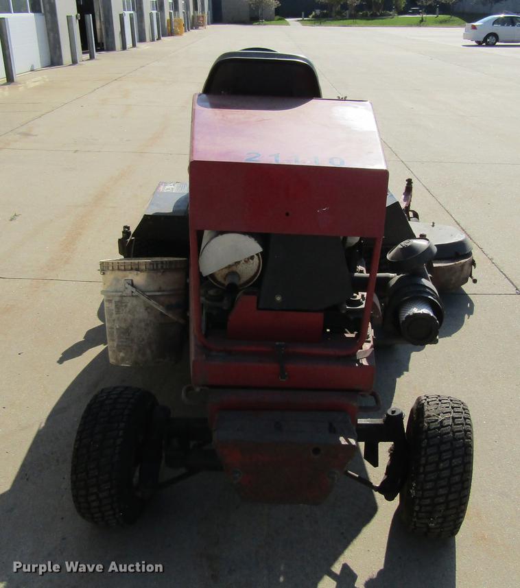 image for item EU9511 2003 Toro Groundsmaster 328D lawn mower