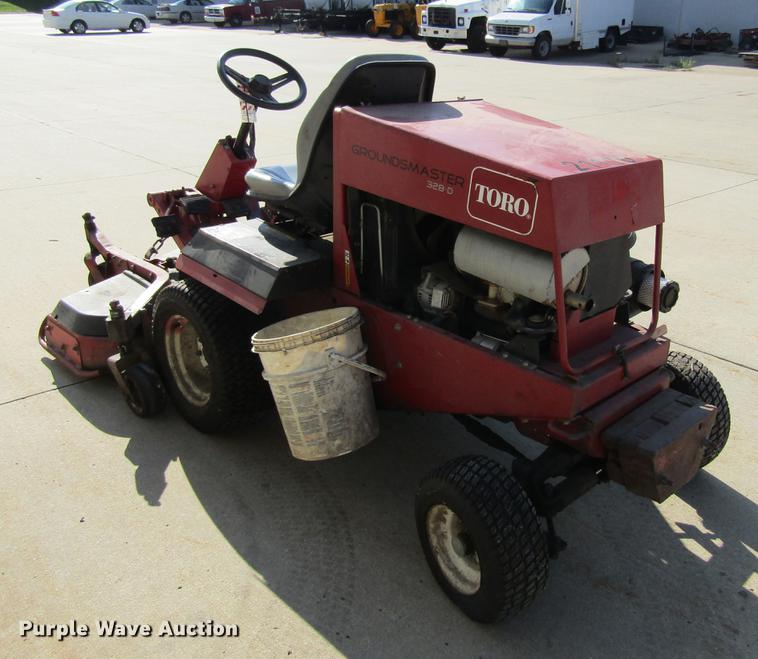 image for item EU9511 2003 Toro Groundsmaster 328D lawn mower