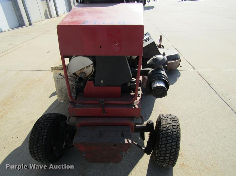 image for item EU9511 2003 Toro Groundsmaster 328D lawn mower