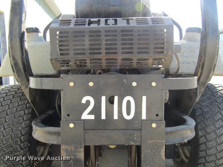 image for item EU9512 2004 Exmark LZ27KC604 lawn mower