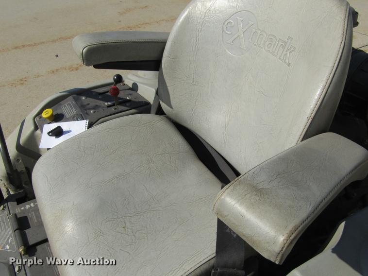 image for item EU9512 2004 Exmark LZ27KC604 lawn mower