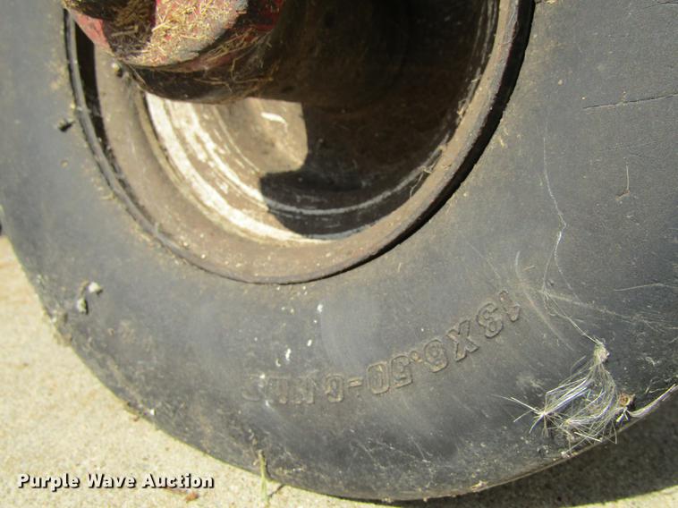 image for item EU9512 2004 Exmark LZ27KC604 lawn mower