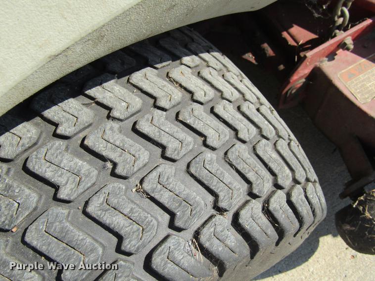 image for item EU9512 2004 Exmark LZ27KC604 lawn mower