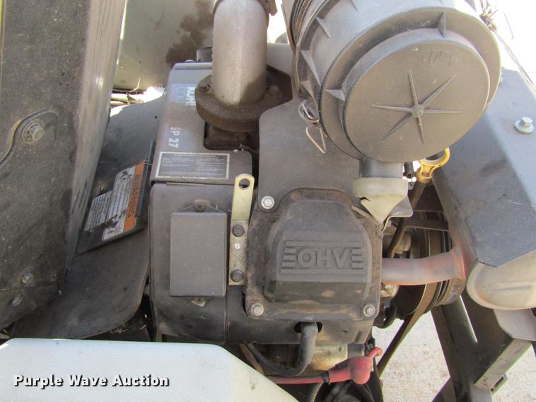 image for item EU9512 2004 Exmark LZ27KC604 lawn mower