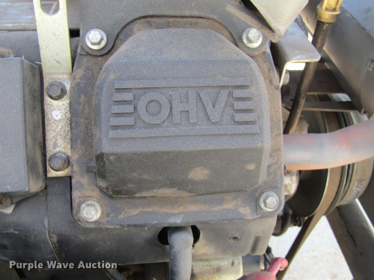 image for item EU9512 2004 Exmark LZ27KC604 lawn mower