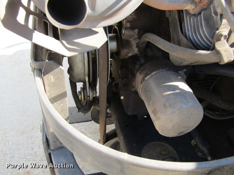 image for item EU9512 2004 Exmark LZ27KC604 lawn mower