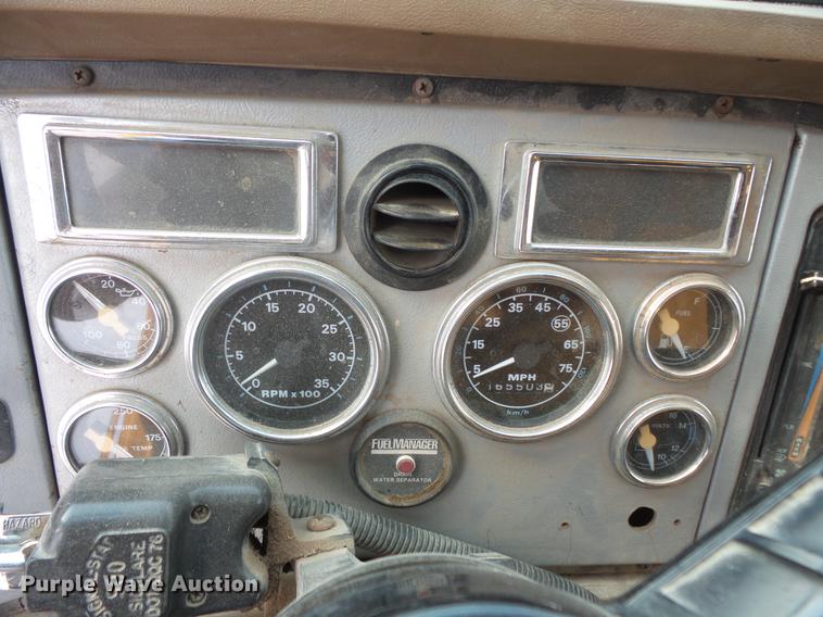 image for item EV9221 1995 Ford L8000 dump truck