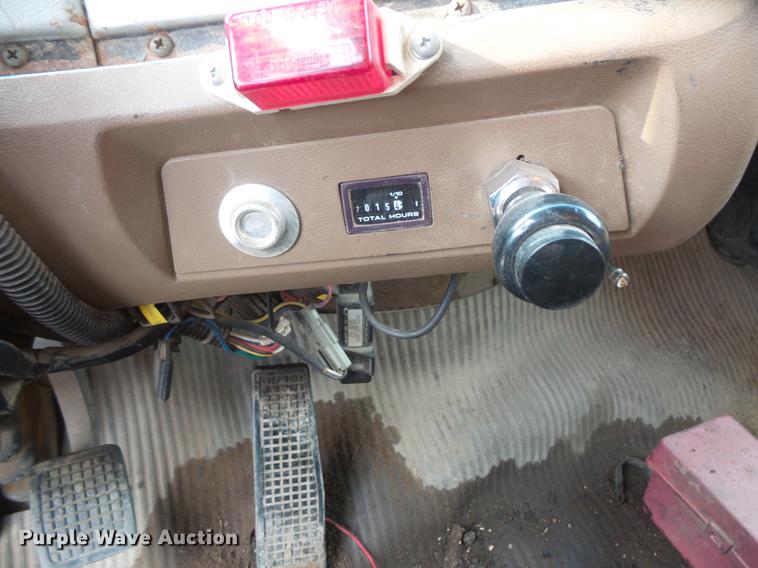 image for item EV9221 1995 Ford L8000 dump truck