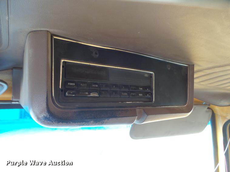 image for item EV9221 1995 Ford L8000 dump truck