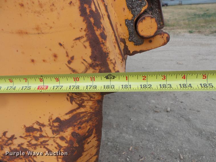 image for item EV9221 1995 Ford L8000 dump truck