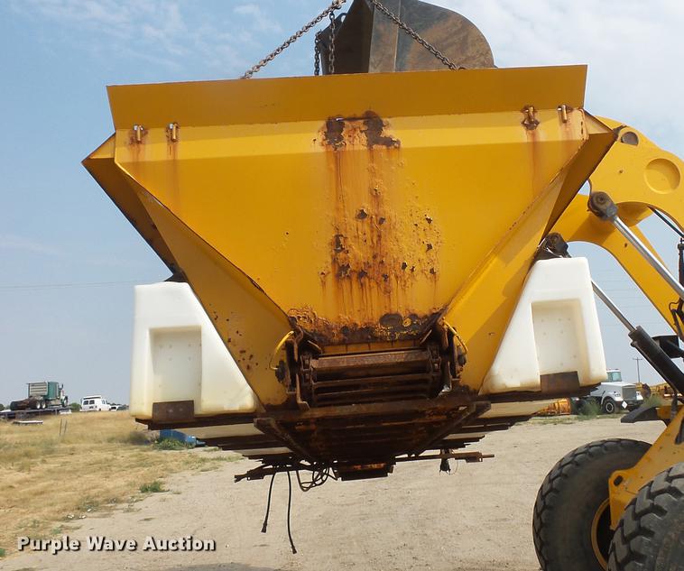 image for item EV9221 1995 Ford L8000 dump truck