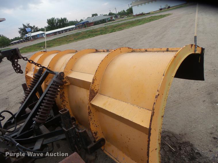 image for item EV9221 1995 Ford L8000 dump truck