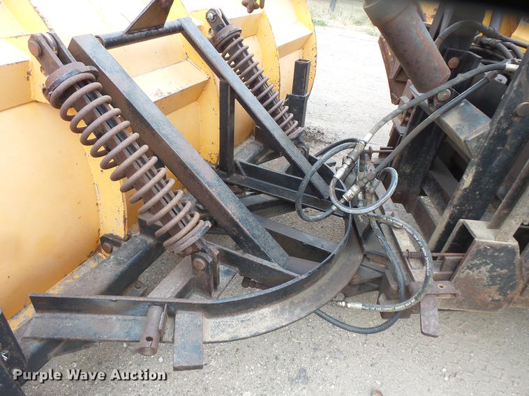 image for item EV9221 1995 Ford L8000 dump truck