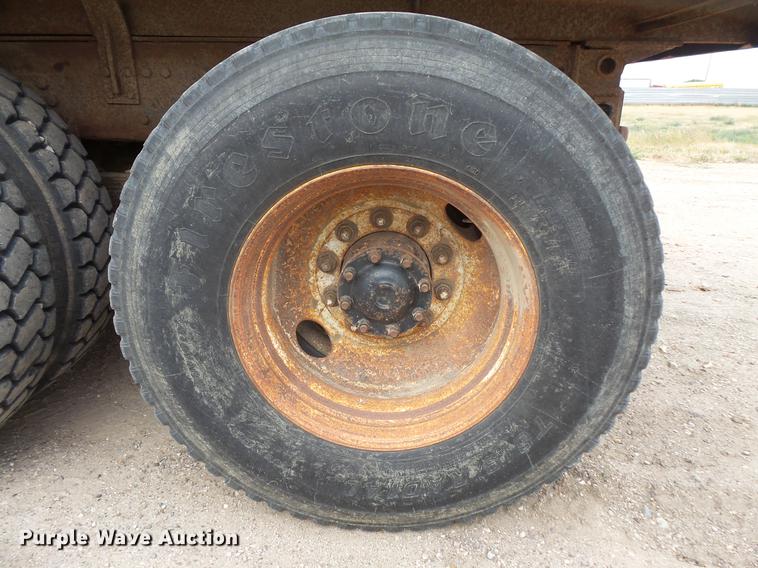 image for item EV9221 1995 Ford L8000 dump truck